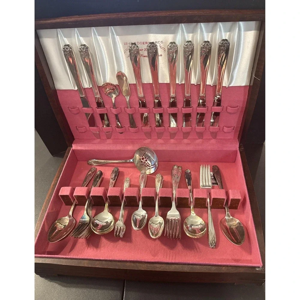 1847 Rogers Bros Silverplate Daffodil Wood Chest 61 Pieces Set 1950S #1